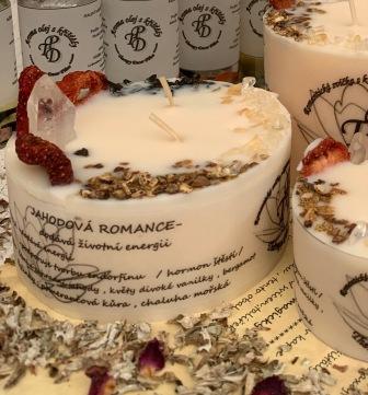 Ovocná svíčka s křišťály JAHODOVÁ ROMANCE 315g