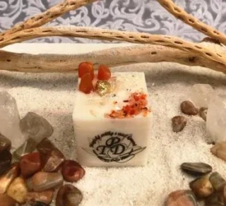 Magická svíčka s mocí kamenů S KARNEOLEM 140g