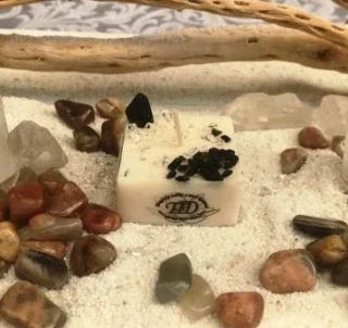 Magická svíčka s mocí kamenů S OBSIDIÁNEM 50g