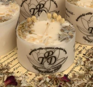 Romantická svíčka s křišťály JASMÍNOVÁ ROMANCE  130g